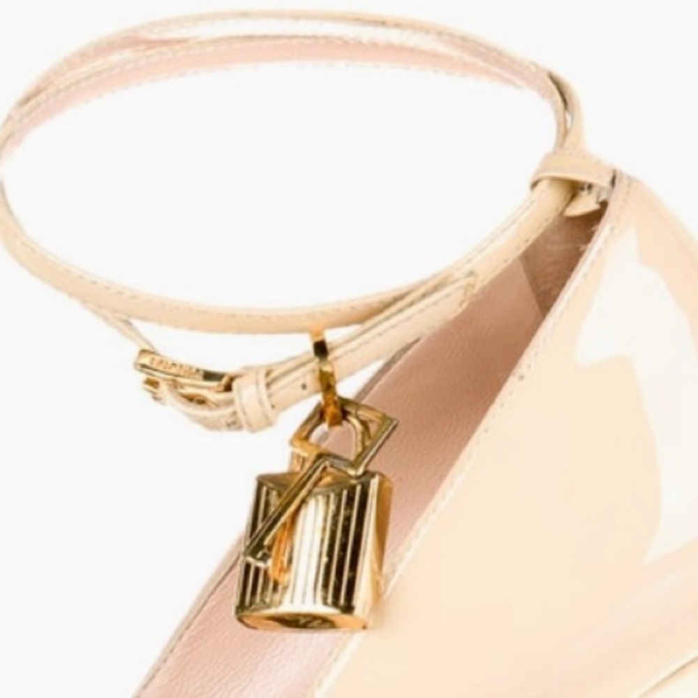 Tom Ford Nude Patent Padlock Leather Heels, SZ:9.5 US/39.5 EU - Picture 3 of 8